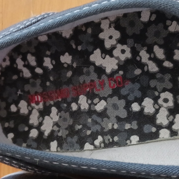 Canvas shoes - Picture 2 of 5